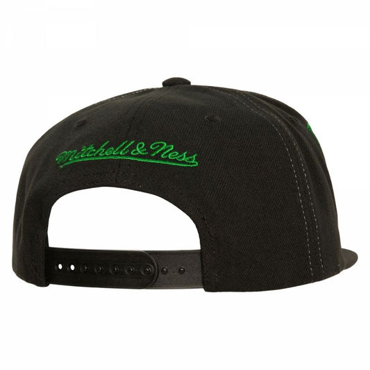 Mitchell &amp; Ness Varsity Bust Snapback Boston Celtics Cap HHSS6461-BCEYYPPPBLCK