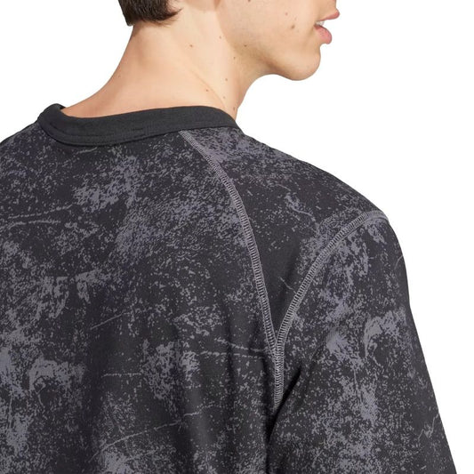 Men's cotton t-shirt adidas Adventure Allover Print Tee Black stylish black (IJ0711)